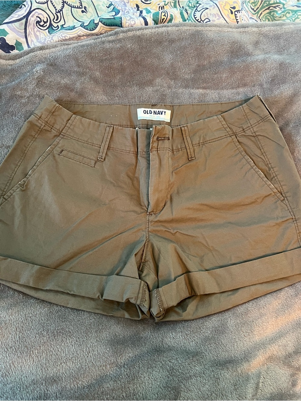 Old Navy Olive/Tan Women's Rolled-Hem Bermuda Shorts